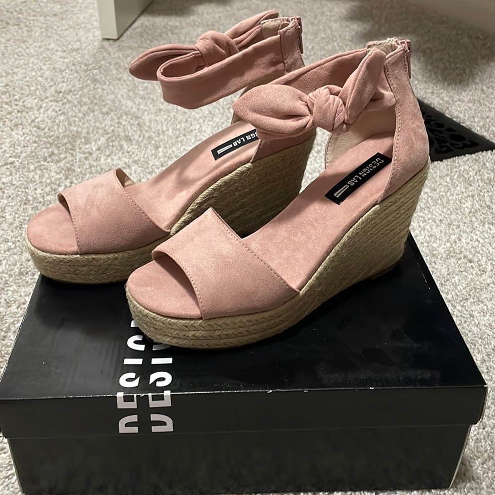 BRAND NEW size 8